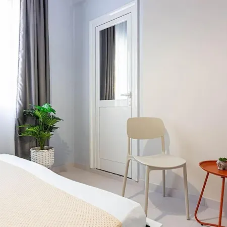 12 - & Access Apartment Himare